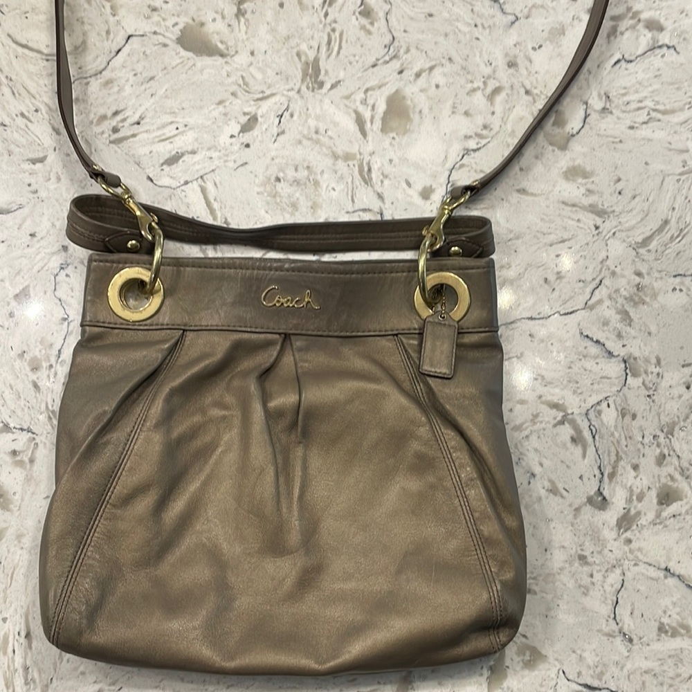 Coach side purse - mint condition - no rust
